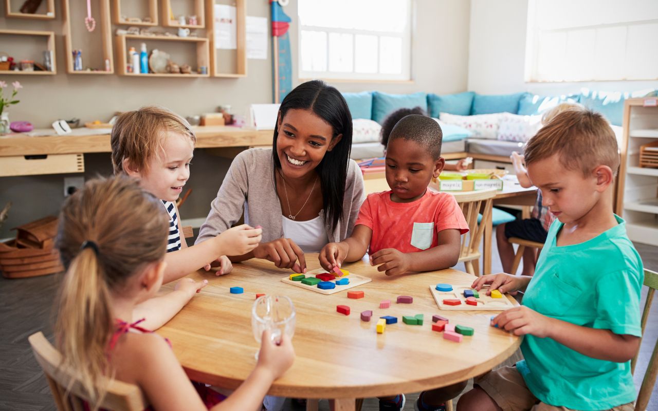 Comprendre les écoles Montessori : une alternative éducative centrée sur l’enfant post thumbnail image